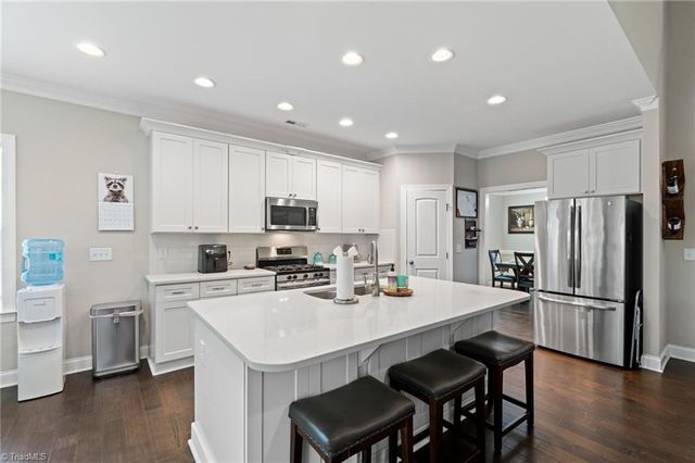 405 Meadowfield Run, Clemmons, NC 27012