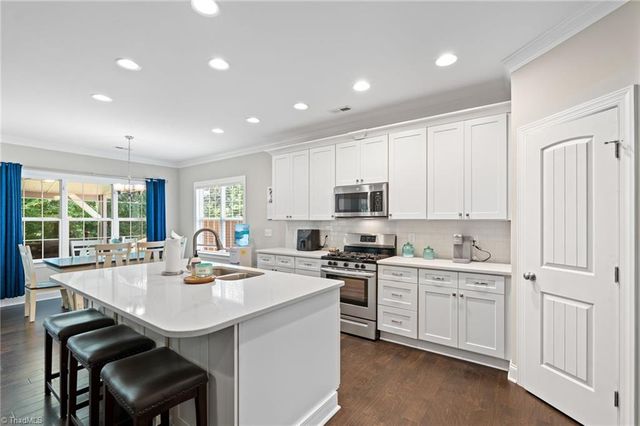 405 Meadowfield Run, Clemmons, NC 27012