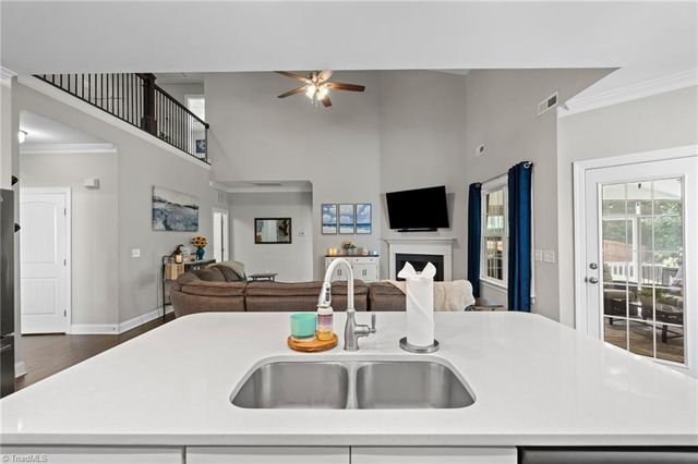 405 Meadowfield Run, Clemmons, NC 27012