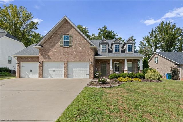 405 Meadowfield Run, Clemmons, NC 27012