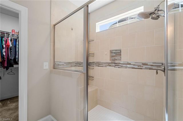 405 Meadowfield Run, Clemmons, NC 27012