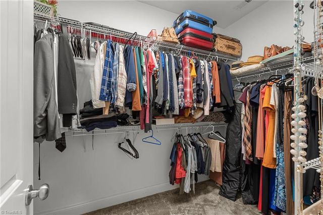 405 Meadowfield Run, Clemmons, NC 27012