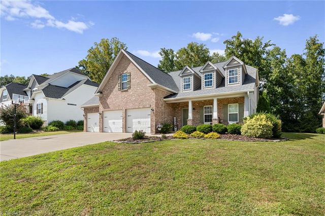 405 Meadowfield Run, Clemmons, NC 27012
