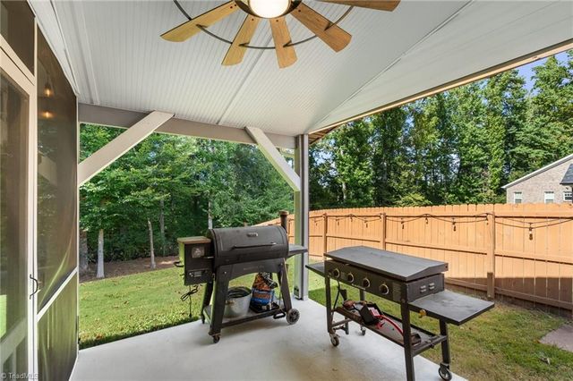 405 Meadowfield Run, Clemmons, NC 27012