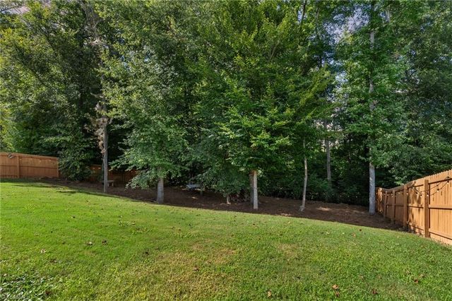 405 Meadowfield Run, Clemmons, NC 27012