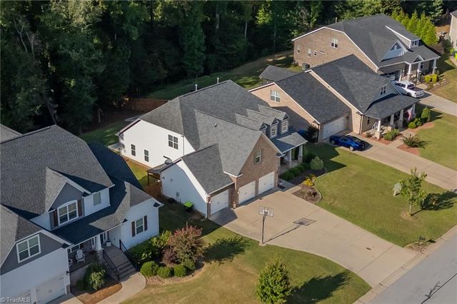 405 Meadowfield Run, Clemmons, NC 27012