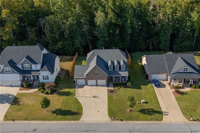 405 Meadowfield Run, Clemmons, NC 27012
