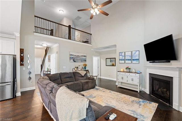 405 Meadowfield Run, Clemmons, NC 27012