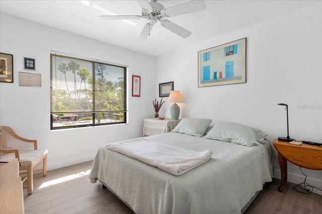 1519 PELICAN POINT DRIVE 288, Sarasota, FL 34231