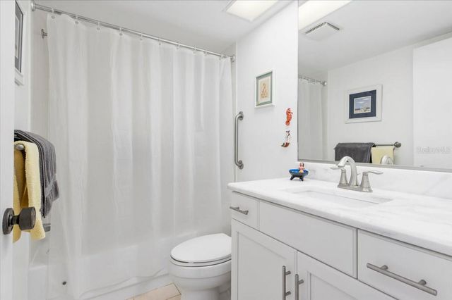 1519 PELICAN POINT DRIVE 288, Sarasota, FL 34231