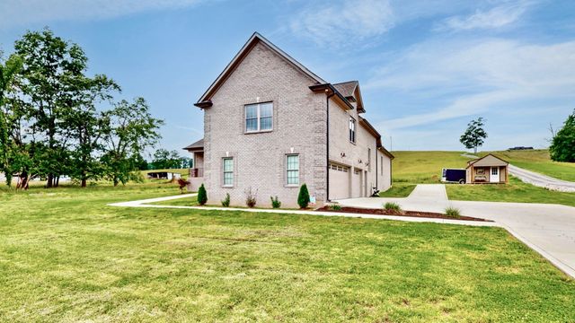 1742 Old Gallatin Rd, Portland, TN 37148