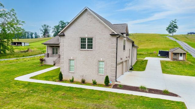 1742 Old Gallatin Rd, Portland, TN 37148