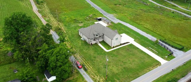 1742 Old Gallatin Rd, Portland, TN 37148