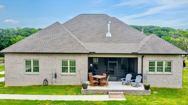 1742 Old Gallatin Rd, Portland, TN 37148