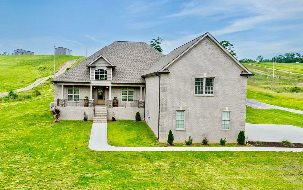 1742 Old Gallatin Rd, Portland, TN 37148