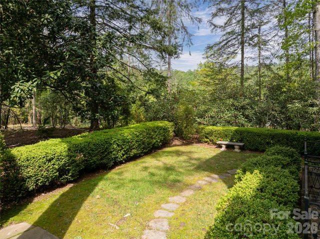 407 Vanderbilt Road, Asheville, NC 28803