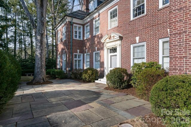 407 Vanderbilt Road, Asheville, NC 28803