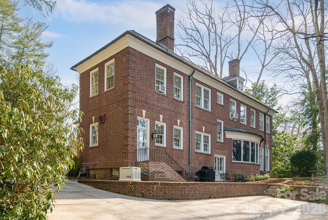 407 Vanderbilt Road, Asheville, NC 28803