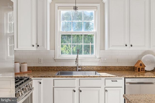 100 HUNTINGTON HILLS LANE, Fredericksburg, VA 22401