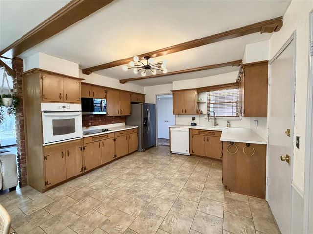 2729 Kerry Lane, Oklahoma City, OK 73120