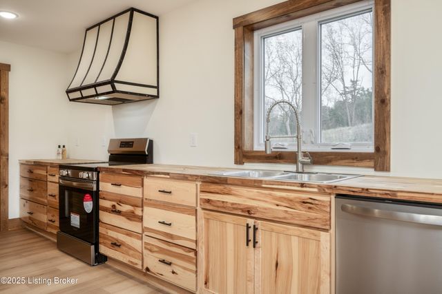 1451 W Hwy 524, La Grange, KY 40031