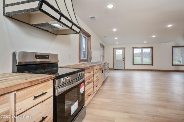 1451 W Hwy 524, La Grange, KY 40031