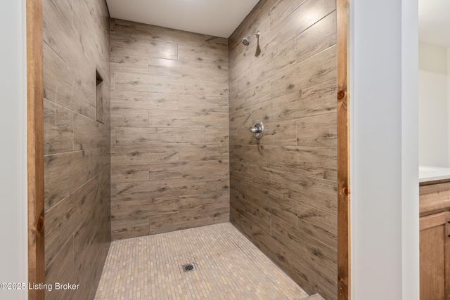 1451 W Hwy 524, La Grange, KY 40031