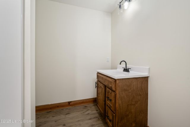 1451 W Hwy 524, La Grange, KY 40031