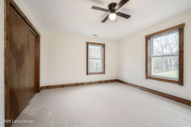 1451 W Hwy 524, La Grange, KY 40031