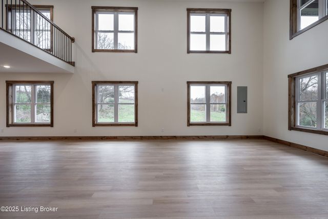 1451 W Hwy 524, La Grange, KY 40031