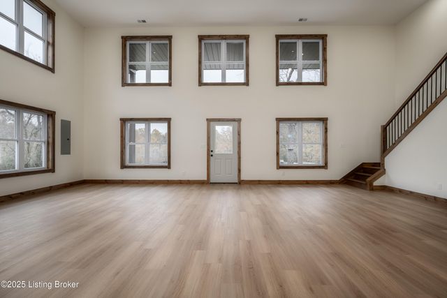 1451 W Hwy 524, La Grange, KY 40031