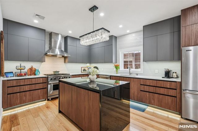 109 Arbor Drive, Ho-ho-kus, NJ 07423