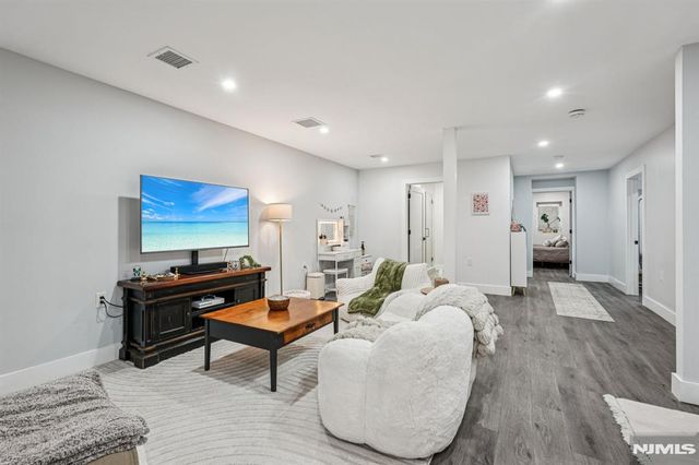 109 Arbor Drive, Ho-ho-kus, NJ 07423