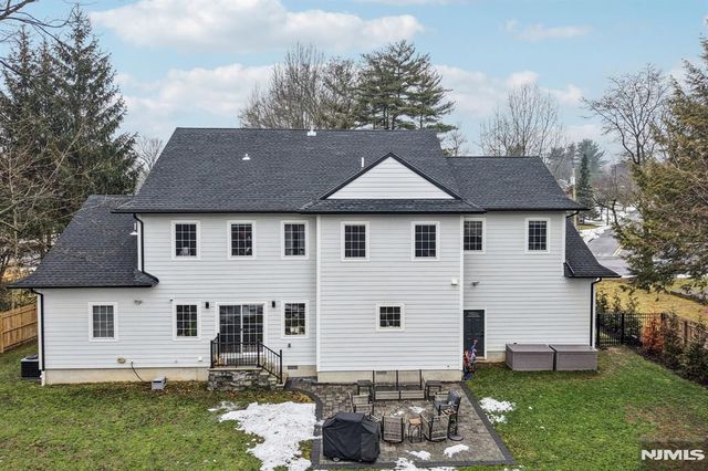 109 Arbor Drive, Ho-ho-kus, NJ 07423