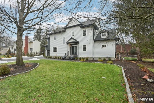 109 Arbor Drive, Ho-ho-kus, NJ 07423