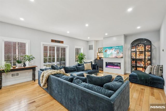 109 Arbor Drive, Ho-ho-kus, NJ 07423