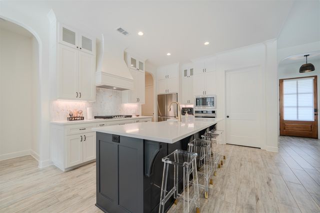 511 Lost Creek, Longview, TX 75605