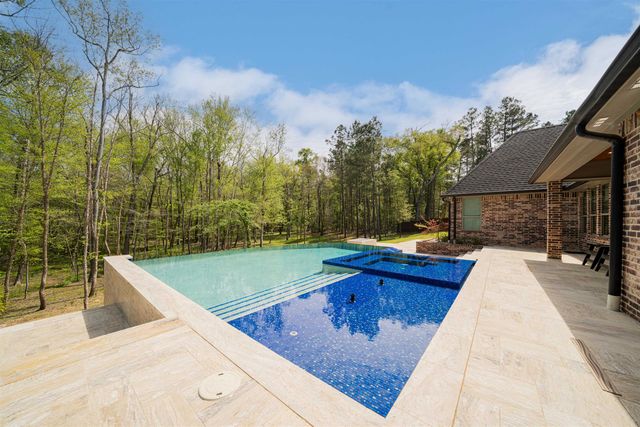 511 Lost Creek, Longview, TX 75605