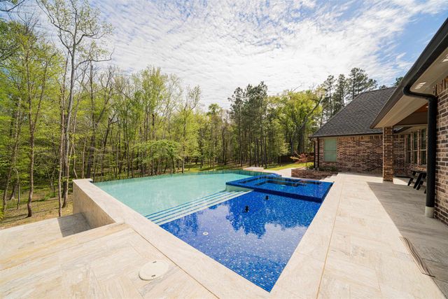 511 Lost Creek, Longview, TX 75605