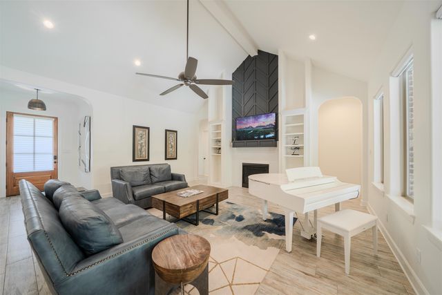 511 Lost Creek, Longview, TX 75605