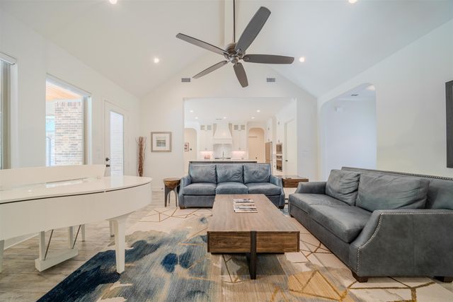 511 Lost Creek, Longview, TX 75605