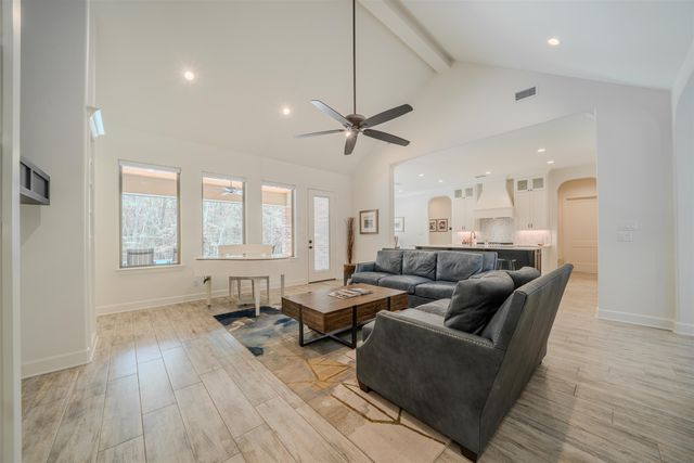 511 Lost Creek, Longview, TX 75605