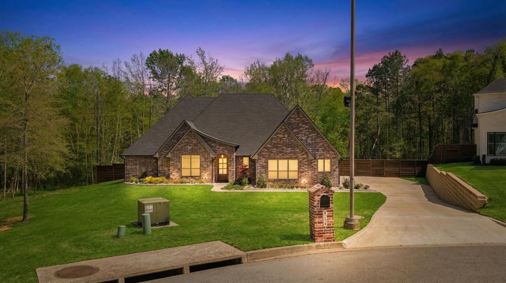 511 Lost Creek, Longview, TX 75605