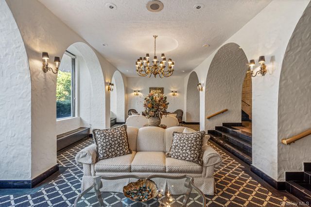 18-15 215th Street 6 A, Bayside, NY 11360