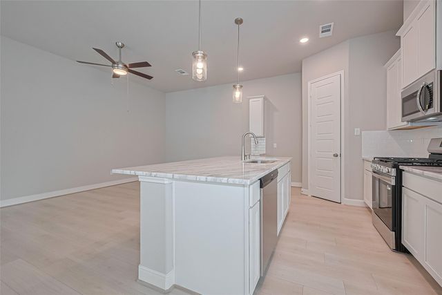 8925 Grovner Place, Houston, TX 77055