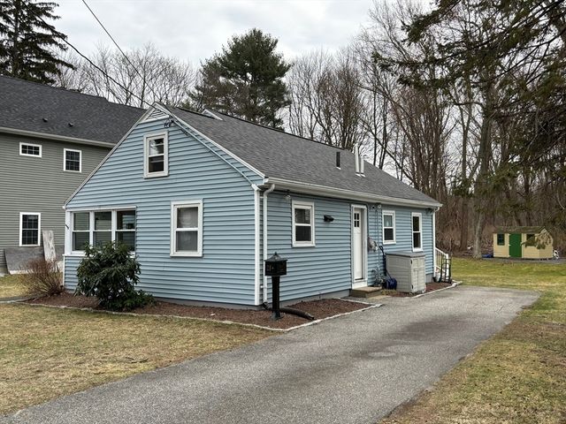 20 Pinevale Ave, Reading, MA 01867