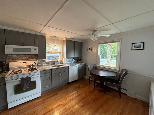 20 Pinevale Ave, Reading, MA 01867