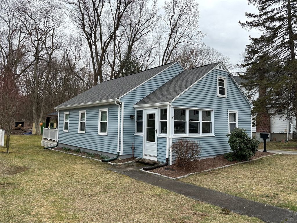 20 Pinevale Ave, Reading, MA 01867