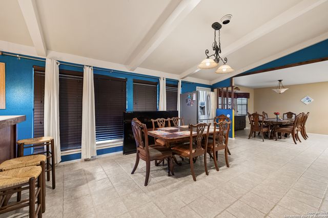 198 Encino Drive, Pearsall, TX 78061