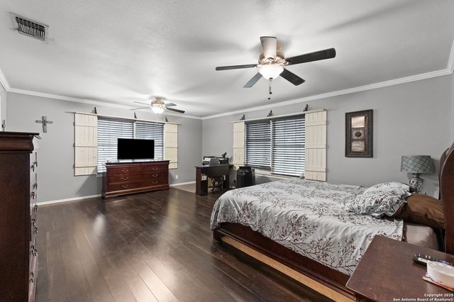 198 Encino Drive, Pearsall, TX 78061